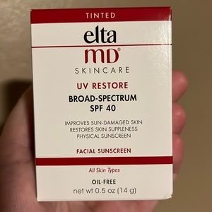 Travel size Elta, MD, broad-spectrum SPF 40